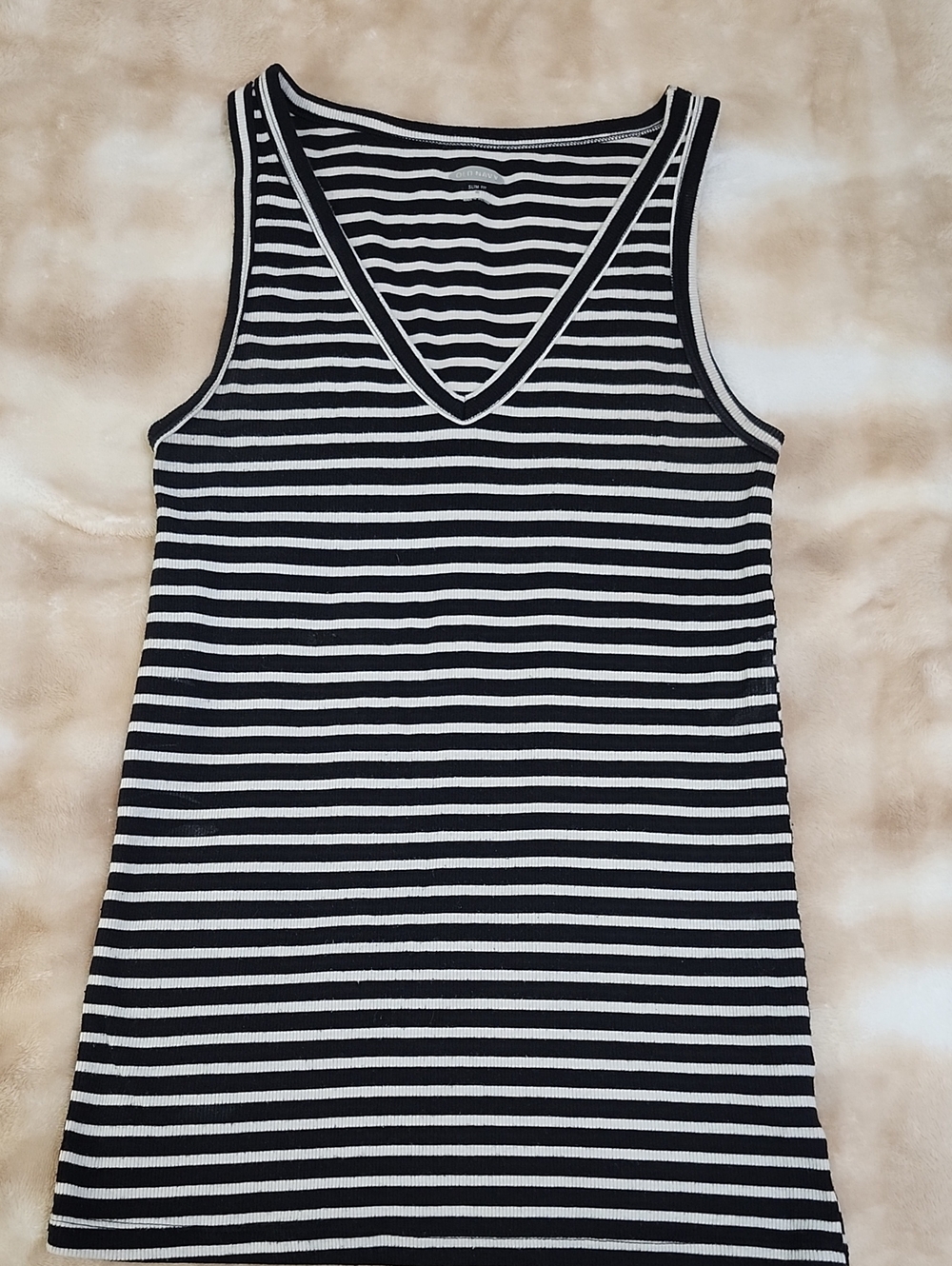 Old Navy Ribbed V Neck Tank Black And White Striped M Slim Fit Top